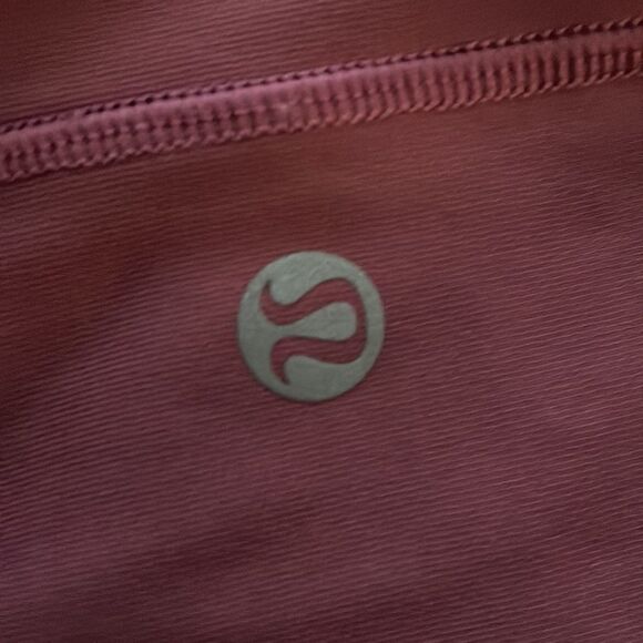 Lululemon Speed Up Tight 28" *Full-On Luxtreme
Moss Rose Size 4/ Excellent - Picture 10 of 10